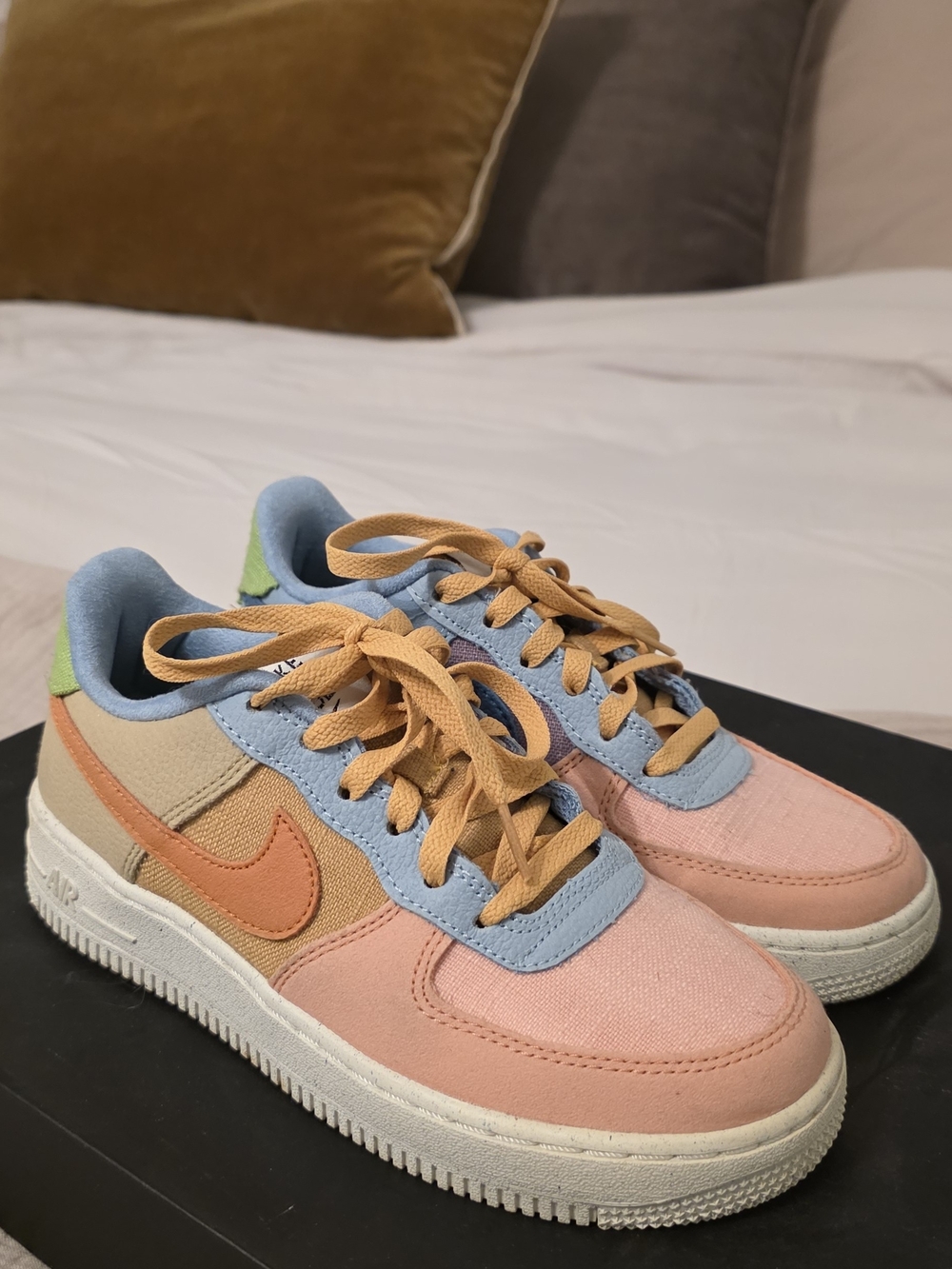 Nike Low-Top Sneakers in Pastel Pink, Blue & Orange